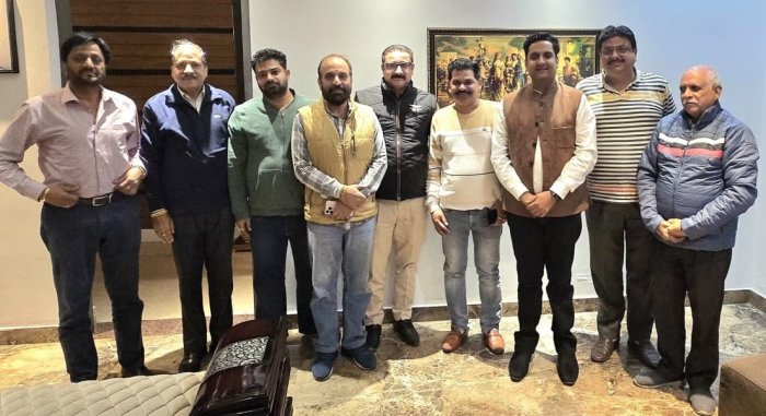 ਪ੍ਰਧਾਨ ਸ਼ਿਵ ਵਰਮਾ ਦੀ ਅਗਵਾਈ ਵਿੱਚ ਸਵਰਨਕਾਰ ਸਭਾ ਕੁਰਾਲੀ ਦੇ ਹੋਈ ਇਕੱਤਰਤਾ