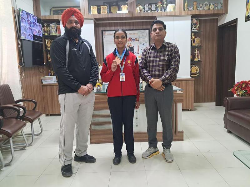 68ਵੀਂਆਂ ਨੈਸ਼ਨਲ ਖੇਡਾਂ ਵਿੱਚੋਂ  ਕੋਮਲਪ੍ਰੀਤ ਨੇ ਜਿੱਤਿਆ ਕਾਂਸੇ ਦਾ ਤਮਗਾ 