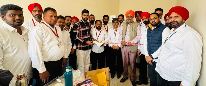 ਮਦੀਨਾ ਡਿਜ਼ੀਟਲ ਐਕਸਰੇ ਸੈਂਟਰ ਦਾ ਡਾ ਰਸ਼ਪਾਲ ਸਿੰਘ ਸੰਧੂ ਜ਼ਿਲ੍ਹਾ ਪ੍ਰਧਾਨ, ਡਾ ਗੁਰਤੇਜ ਮਚਾਕੀ ਤੇ ਭਾਰਤ ਭੂਸ਼ਨ ਨੇ ਸਾਂਝੇ ਤੌਰ ਤੇ ਕੀਤਾ ਉਦਘਾਟਨ