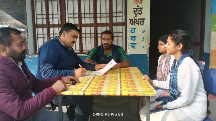 ਬੀ.ਐੱਲ.ਓਜ਼. ਨੇ ਪਿੰਡਾਂ ‘ਚ ਪੋਿਲੰਗ ਸਟੇਸ਼ਨਾਂ ‘ਤੇ ਵੋਟਾਂ ਦੀ ਸੁਧਾਈ ਲਈ ਸਪੈਸ਼ਲ ਕੈਂਪ ਲਗਾਏ 