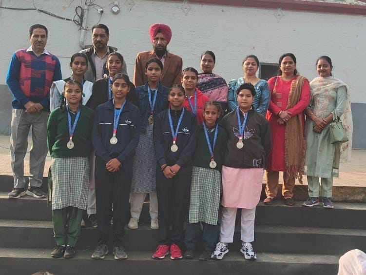 ਖੇਡਾਂ ਵਤਨ ਦੀਆਂ” ਵਿੱਚ ਕੰਨਿਆ ਸਕੂਲ ਜੈਤੋ ਦੀ ਟੀਮ ਵਾਲੀਬਾਲ ਵਿੱਚ ਜੇਤੂ ਰਹੀ 