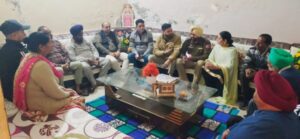 ਗਲੀਆਂ 'ਚ ਹੋ ਰਹੇ ਕ੍ਰਾਇਮ ਨੂੰ ਰੋਕਣ ਲਈ ਕੀਤੀ ਜਾ ਰਹੀ ਮੀਟੰਗ