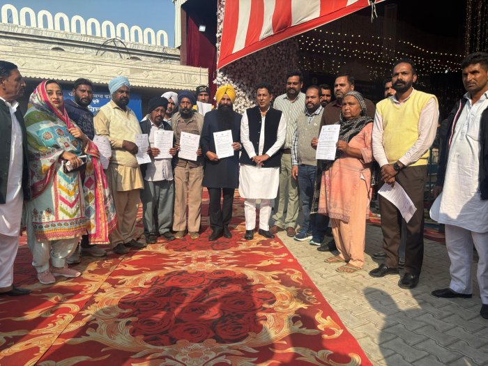 ਵਿਧਾਇਕ ਅਮਰਗੜ੍ਹ ਨੇ ਸਵੱਛ ਭਾਰਤ ਮਿਸ਼ਨ ਗ੍ਰਾਮੀਣ ਅਧੀਨ ਵਿਸ਼ਵ ਪਖਾਨਾ ਦਿਵਸ ਤੇ 11 ਲਾਭਪਾਤਰੀਆਂ ਨੂੰ ਇੱਕ ਲੱਖ 65 ਹਜਾਰ ਰੁਪਏ ਦੇ ਪ੍ਰਵਾਨਗੀ ਪੱਤਰ ਜਾਰੀ ਕੀਤੇ