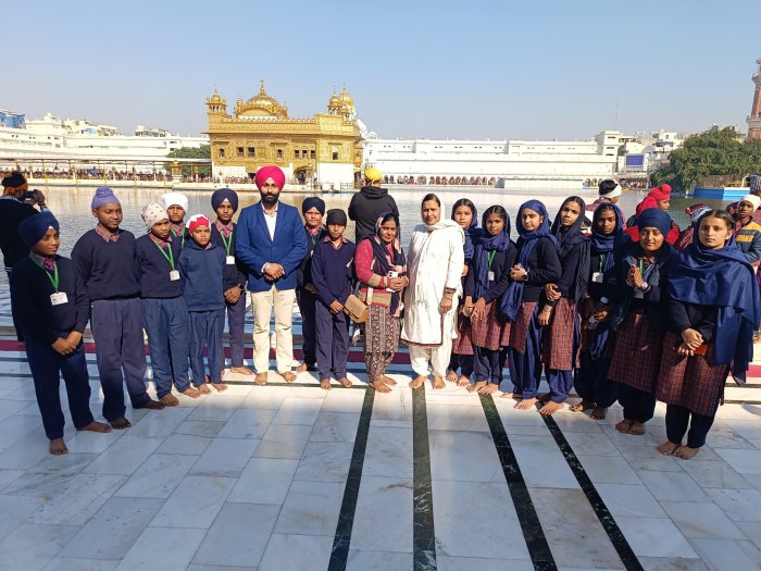 Educational Tour for 8th Grade Students Successfully Organized