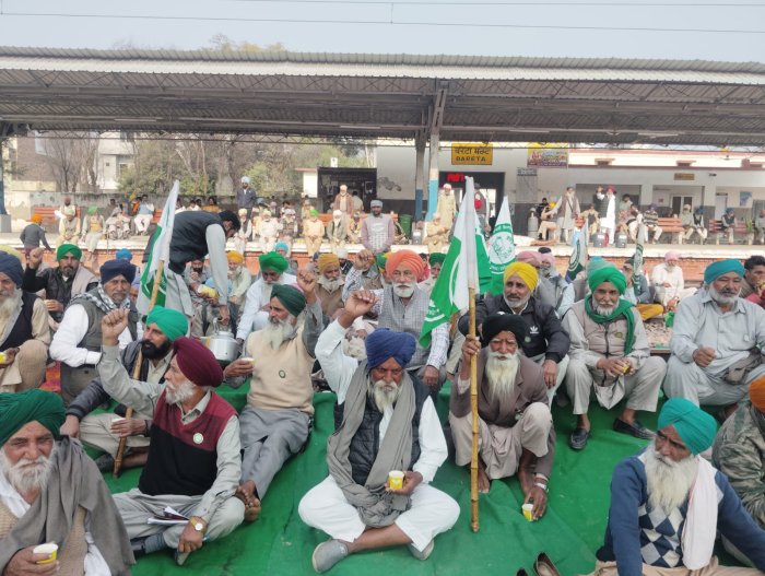 ਭਾਕਿਯੂ ਏਕਤਾ -ਡਕੌਂਦਾ ਨੇ ਖੇਤੀ ਮੰਡੀ ਨੀਤੀ ਖਰੜੇ ਅਤੇ ਕਿਸਾਨਾਂ ਤੇ ਜ਼ਬਰ ਖ਼ਿਲਾਫ਼ ਕੀਤਾ ਰੇਲਾਂ ਦਾ ਚੱਕਾ ਜਾਮ-ਮਨਜੀਤ ਧਨੇਰ 