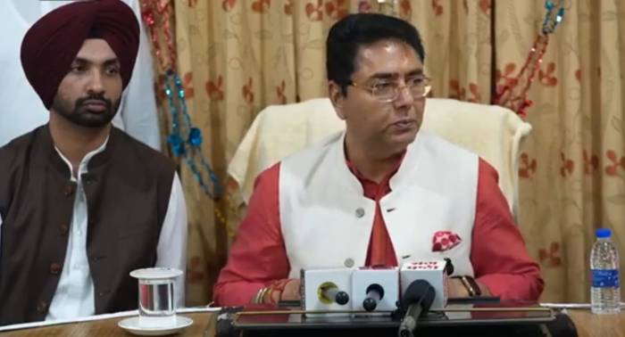 ਕੈਬਨਿਟ ਮੰਤਰੀ ਅਮਨ ਅਰੋੜਾ ਦੀ ਮੌਜੂਦਗੀ ਵਿੱਚ  ਨਗਰ ਪੰਚਾਇਤ ਭੁਲੱਥ ਦੇ ਪ੍ਰਧਾਨ ਰਸ਼ਪਾਲ ਸ਼ਰਮਾ ਨੇ ਸੰਭਾਲਿਆ ਅਹੁਦਾ