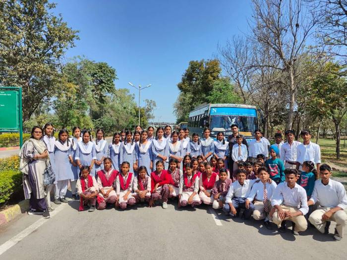ਸਰਕਾਰੀ ਹਾਈ ਸਕੂਲ ਨਵੀਂ ਪਿੱਪਲੀ ਦੇ ਵਿਦਿਆਰਥੀਆਂ ਨੇ ਵਿੱਦਿਅਕ ਟੂਰ ਲਗਾਇਆ