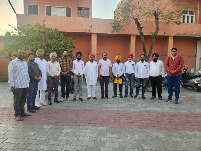 ਸਕੂਲ ਮੈਨੇਜਮੈਂਟ ਵੱਲੋਂ ਕੀਤੀਆਂ ਜਾ ਰਹੀ ਧਾਂਦਲੀਆਂ ਖਿਲਾਫ ਲਗਾਏ ਮੋਰਚੇ ਵਿੱਚ ਪੁਲਿਸ ਵੱਲੋਂ ਕੀਤੀਆਂ ਜ਼ਬਰਦਸਤੀ ਗ੍ਰਿਫਤਾਰੀਆਂ ਦੀ ਡੀ ਟੀ ਐੱਫ ਵੱਲੋਂ ਨਿਖੇਧੀ