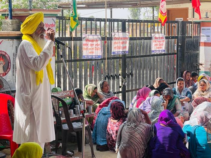 *ਆਦਰਸ਼ ਸਕੂਲ ਦੇ ਅਧਿਆਪਕਾਂ ਨੇ ਸਕੂਲ ਨੂੰ ਫਿਰ ਮਾਰਿਆ ਜ਼ਿੰਦਾ।