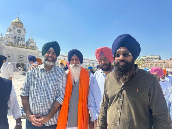 ਘਰ ਬੈਠੇ ਅਕਾਲੀ ਵਰਕਰਾਂ ਨੂੰ ਸਰਗਰਮ ਕਰ ਰਹੇ ਹਾਂ: