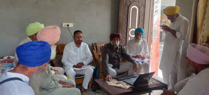 ਜਤਿੰਦਰ ਸੇਮਾ ਨੇ ਲਹਿਰਾਂ  ਮਹੁੱਬਤ ਵਿਖੇ ਕੇਂਦਰ ਸਰਕਾਰ ਦੀਆਂ ਸਕੀਮਾਂ ਵਾਰੇ ਪਿੰਡ  ਵਾਸੀਆਂ ਨੂੰ ਦਿੱਤੀ ਜਾਣਕਾਰੀ