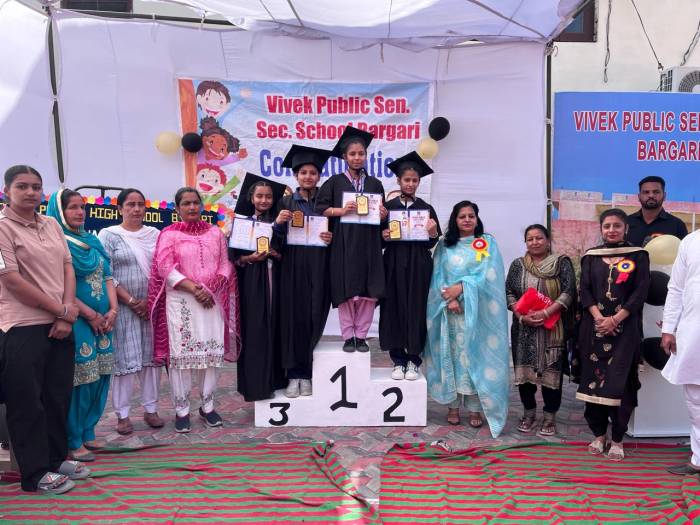 ਵਿਵੇਕ ਪਬਲਿਕ ਸੀਨੀਅਰ ਸੈਕੰਡਰੀ ਸਕੂਲ ਬਰਗਾੜੀ ਵਿਖੇ ਸਲਾਨਾ ਨਤੀਜਾ ਐਲਾਨਿਆ