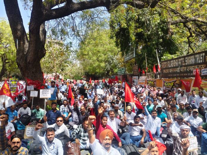 ਭਾਰਤੀ ਰੇਲਵੇ ਕਰਮਚਾਰੀ ਫੈਡਰੇਸ਼ਨ ਦੁਆਰਾ ਜੰਤਰ-ਮੰਤਰ, ਨਵੀਂ ਦਿੱਲੀ ’ਤੇ ਐਨ.ਪੀ.ਐਸ. ਅਤੇ ਯੂ.ਪੀ.ਐਸ. ਦੇ ਵਿਰੁੱਧ ਤੇ ਪੁਰਾਣੀ ਪੈਨਸ਼ਨ ਸਕੀਮ ਦੀ ਬਹਾਲੀ ਲਈ ਵਿਸ਼ਾਲ ਪ੍ਰਦਰਸ਼ਨ