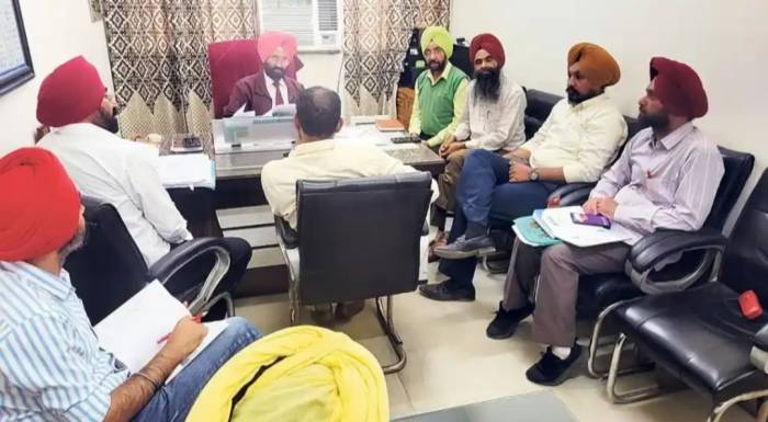 ਖੇਤੀਬਾੜੀ ਅਫ਼ਸਰ ਵੱਲੋਂ ਕਿਸਾਨ ਭਲਾਈ ਸਕੀਮਾਂ ਦਾ ਜਾਇਜ਼ਾ