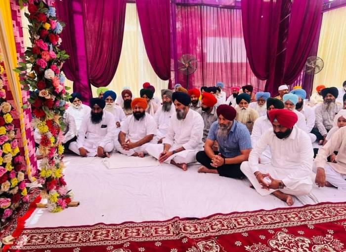 ਕੁਲਦੀਪ ਸਿੰਘ ਔਲਖ ਦੇ ਬੇਟੇ ਇੰਦਰਜੀਤ ਔਲਖ ਨੂੰ ਆਸ਼ੀਰਵਾਦ ਦੇਣ ਪਹੁੰਚੇ ਬਿਕਰਮ ਸਿੰਘ ਮਜੀਠੀਆ