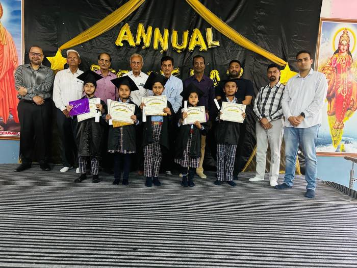ਸ੍ਰੀ ਤਾਰਾ ਚੰਦ ਵਿੱਦਿਆ ਮੰਦਰ ਸੀਨੀਅਰ ਸੈਕੰਡਰੀ ਸਕੂਲ ਭੀਖੀ ਵਿਖੇ ਸਲਾਨਾ ਇਨਾਮ ਵੰਡ ਸਮਾਰੋਹ