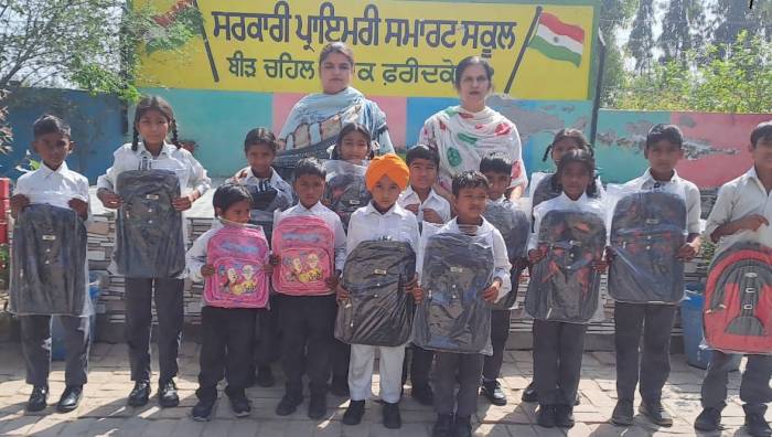 ਜੈਪ੍ਰੀਤ ਕੌਰ ਦੇ ਜਨਮ ਦਿਨ ਮੌਕੇ ਸਰਕਾਰੀ ਪ੍ਰਾਇਮਰੀ ਸਕੂਲ ਬੀੜ ਸਿੱਖਾਂਵਾਲਾ ਦੇ ਬੱਚਿਆਂ ਬੈੱਗ ਵੰਡੇ
