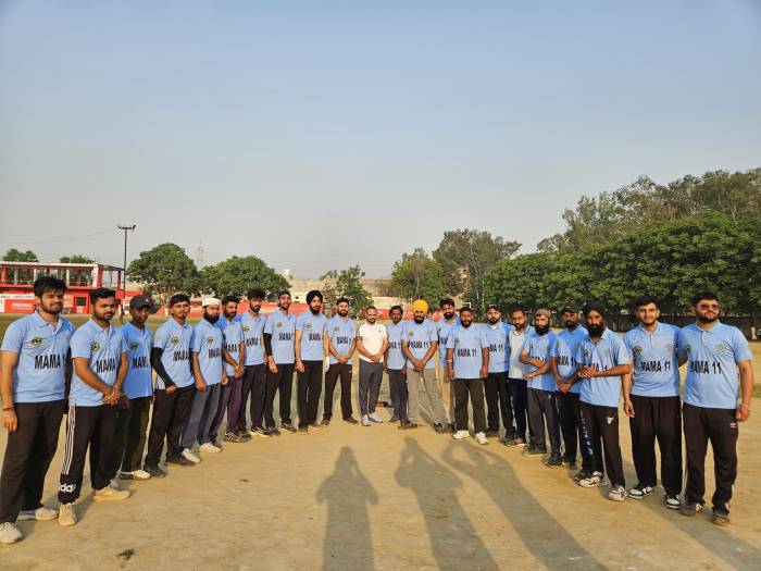 ਨਗਰ ਕੌਂਸਲ ਦੇ ਪ੍ਰਧਾਨ ਨੇ ਕ੍ਰਿਕਟ ਟੀਮ ਨੂੰ ਵੰਡੀਆਂ ਜਰਸੀਆਂ 