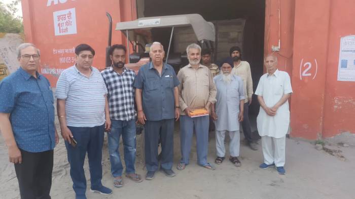 ਗਊਸਾਲਾ ਵਿੱਚ ਤੂੜੀ ਆਉਂਣੀ ਸ਼ੁਰੂ  ਸੀਜਨ ਦੀ ਪਹਿਲੀ ਟਰਾਲੀ ਦੀ ਆਮਦ