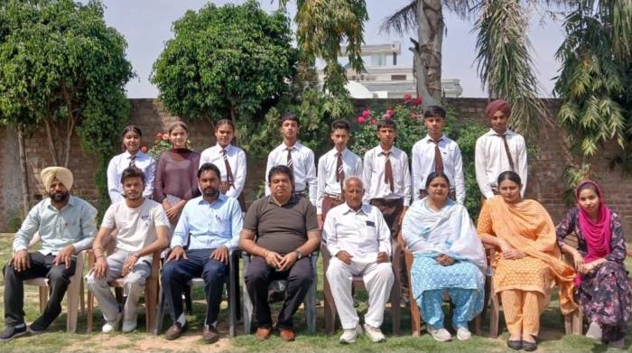 Sri Guru Harkrishan School, Fatehabad, has achieved outstanding results in the 8th grade exams.
