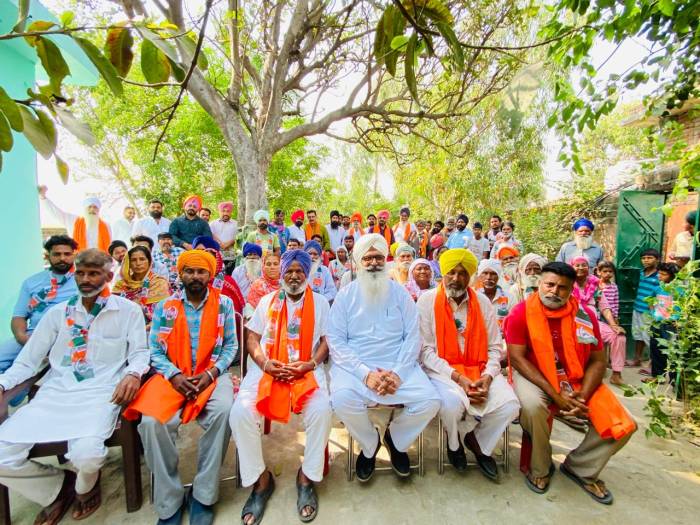 ਅਕਾਲੀ ਸਰਪੰਚ ਕੁਲਵੰਤ ਸਿੰਘ ਬਿੱਲੂ 50 ਪਰਿਵਾਰਾਂ ਸਮੇਤ ਕਾਂਗਰਸ ‘ਚ ਸ਼ਾਮਲ