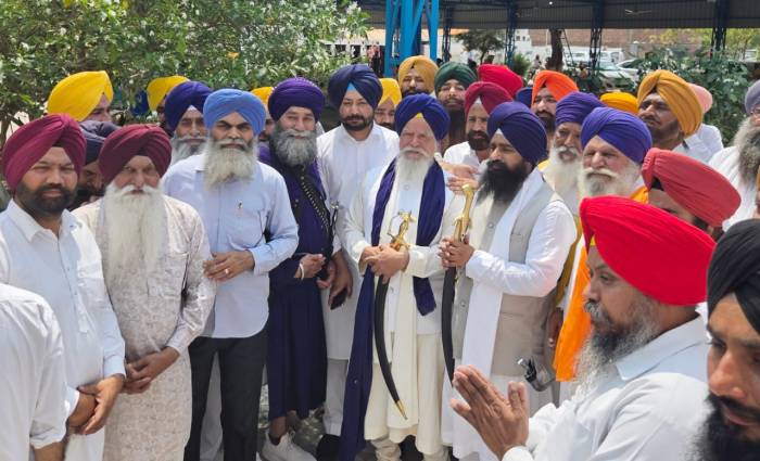15 ਮੈਂਬਰੀ ਕਮੇਟੀ ਨੇ ਜਥੇਦਾਰ ਗਿਆਨੀ ਕੁਲਦੀਪ ਸਿੰਘ ਗੜਗੱਜ ਨਾਲ ਮੁੁਲਾਕਤ ਕਰ ਸੌਪਿਆ ਬੇਨਤੀ ਪੱਤਰ,ਜਥੇਦਾਰ ਵਲੋੰ ਕਾਰਵਾਈ ਦਾ ਭਰੋਸਾ ( ਮਾਮਲਾ ਗੁਰਦੁਆਰਾ ਸ੍ਰੀ ਬਾਉਲੀ ਸਾਹਿਬ ਦੀ ਪਾਰਕਿੰਗ ਚ ਬਣੇ ਬਰਾਂਡੇ ਨੂੰ ਖਾਲੀ ਕਰਾਉਣ ਦਾ