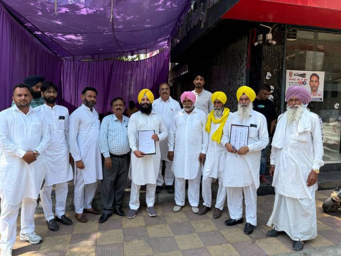 ਲੁਧਿਆਣਾ ਪੱਛਮੀ ਤੋਂ ਆਪ ਦੇ ਕੈਂਡੀਡੇਟ ਸੰਜੀਵ ਅਰੋੜਾ ਲਈ ਡੋਰ ਟੂ ਡੋਰ ਮੁਹਿੰਮ ਦੀ ਸ਼ੁਰੂਆਤ