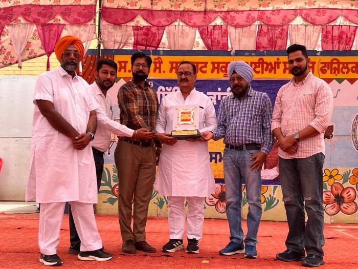 ਸਰਕਾਰੀ ਸੀਨੀਅਰ ਸੈਕੰਡਰੀ ਸਕੂਲ ਖੂਈਆਂ ਸਰਵਰ ਵਿਖੇ ਉਦਘਾਟਨ ਸਮਾਰੋਹ ਆਯੋਜਿਤ ਕੀਤਾ ਗਿਆ