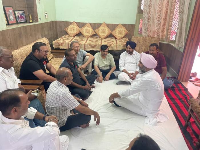 ਮਨਪ੍ਰੀਤ ਸਿੰਘ ਬਾਦਲ ਨੇ ਵੱਖ ਵੱਖ ਪਰਿਵਾਰਾਂ ਨਾਲ ਕੀਤਾ ਦੁੱਖ ਦਾ ਪ੍ਰਗਟਾਵਾ