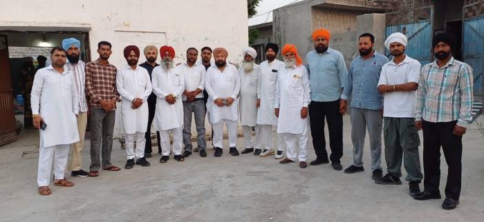 ਕੇਂਦਰ ਤੇ ਸੂਬਾ ਸਰਕਾਰ ਮਿਲ ਕੇ ਕਿਸਾਨਾਂ ਦੇ ਮਸਲੇ ਹੱਲ ਕਰਨ ਦੀ ਬਿਜਾਏ ਕਿਸਾਨਾਂ ਦੇ ਹੱਕਾਂ ਨੂੰ ਦੱਬਾ ਰਹੀ ਹੈ:- ਕਰਨ ਬੁਰਜ