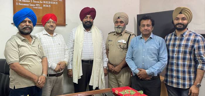 ਗੁਰੂ ਨਾਨਕ ਦੇਵ ਯੂਨੀਵਰਸਿਟੀ ਦੇ ਨਵ-ਨਿਯੁੱਕਤ ਮੁੱਖ ਸੁਰੱਖਿਆ ਅਧਿਕਾਰੀ ਹਰਵਿੰਦਰ ਸੰਧੂ ਦਾ ਸਨਮਾਨ