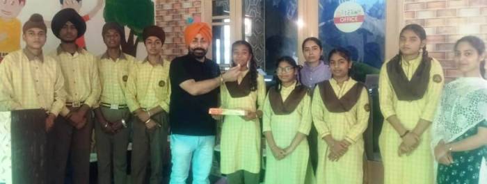 ਜੀਵਨਜੋਤ ਮਾਡਰਨ ਸਕੂਲ ਖਾਸਾ ਦਾ ਨਤੀਜਾ 100 ਪ੍ਰਤੀਸ਼ਤ ਰਿਹਾ