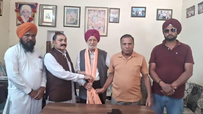 ਡਾ. ਨਰਿੰਦਰ ਸਿੰਘ ਬਾਵਾ ਦਾ ਕੀਤਾ ਸਨਮਾਨ