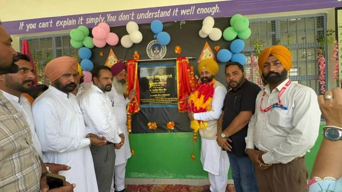 ਵਿਧਾਇਕ ਸੁਖਬੀਰ ਮਾਈਸਰਖਾਨਾ ਨੇ ਸਿੱਖਿਆ ਕ੍ਰਾਂਤੀ ਤਹਿਤ ਮੰਡੀ ਕਲਾਂ ਦੇ ਵੱਖ ਵੱਖ ਸਕੂਲਾਂ ਚ ਰੱਖੇ ਵਿਕਾਸ ਕਾਰਜਾਂ ਦੇ ਨੀਂਹ ਪੱਥਰ