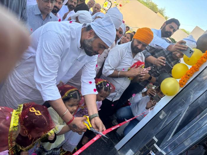 *ਰੇਡੀਐਂਟ ਪਬਲਿਕ ਸਕੂਲ ਵਿਖੇ ਬਣੇ ਨਵੇਂ ਵਿੰਗ ‘ ਰੇਡ ਕਿਡਜ਼’  ਨਵੀਂ ਇਮਾਰਤ ‘ਰੇਡ ਕਿਡਜ਼’ ਦਾ ਉਦਘਾਟਨ, ਹਲਕਾ ਵਿਧਾਇਕ ਜਗਦੀਪ ਕੰਬੋਜ਼ ਗੋਲਡੀ ਨੇ ਰਿਬਨ ਕੱਟ ਕੇ ਕੀਤੀ ਸ਼ੁਰੂਆਤ