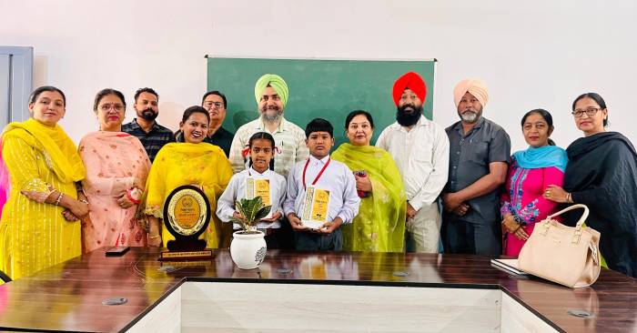 ਧਾਲੀਵਾਲ ਦੋਨਾਂ ਸਕੂਲ ਦੇ ਵਿਦਿਆਰਥੀ ਨਵੋਦਿਆ ਵਿਦਿਆਲਿਆ ਮਸੀਤਾਂ ਲਈ ਚੋਣ ਹੋਣ ਤੇ  ਸਨਮਾਨਿਤ