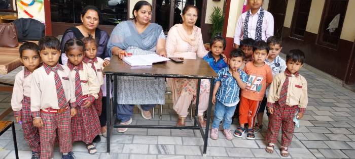 ਦਸਮੇਸ਼ ਸਕੂਲ ਬਿਲਾਸਪੁਰ ਦੇ ਦਾਖ਼ਲਿਆਂ ਪ੍ਰਤੀ  ਬੱਚਿਆਂ ‘ਚ ਭਾਰੀ ਉਤਸ਼ਾਹ