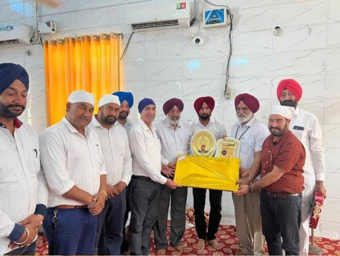 ਸੇਵਾ ਮੁਕਤੀ ਤੇ ਸਿੱਖਿਆ ਅਧਿਕਾਰੀ ਬਿਕਰਮਜੀਤ ਸਿੰਘ ਥਿੰਦ ਸਟੇਟ ਐਵਾਰਡੀ ਵੱਖ ਵੱਖ ਸੰਸਥਾਵਾਂ ਤੇ ਸ਼ਖ਼ਸੀਅਤਾਂ ਵੱਲੋਂ  ਸਨਮਾਨਿਤ