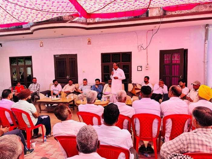 ਅਕਾਲੀ ਆਗੂ ਸਰਪੰਚ ਚੌਧਰੀ ਲੇਖਰਾਮ ਬਜਾੜ ਨੇ ਸਾਥੀਆਂ ਸਮੇਤ ਫੜਿਆ ਆਮ ਆਦਮੀ ਪਾਰਟੀ ਦਾ ਪੱਲਾ