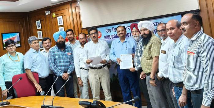 ਰੇਲਵੇ ਬੋਰਡ ਦੇ ਮੈਂਬਰ ਸੰਜੇ ਕੁਮਾਰ ਪੰਕਜ ਨਾਲ ਆਰ ਸੀ ਐਫ ਇੰਪਲਾਈਜ਼ ਯੂਨੀਅਨ ਦੀ ਹੋਈ ਵਿਸਤ੍ਰਿਤ ਮੀਟਿੰਗ