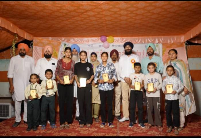 ਡਾ ਭੀਮ ਰਾਓ ਅੰਬੇਡਕਰ ਜੀ ਅਤੇ ਜੋਤੀਬਾ ਫੂਲੇ ਜੀ ਦੇ ਜਨਮ ਦਿਨ ਨੂੰ ਸਮਰਪਿਤ ਦਸਵਾਂ ਚੇਤਨਾ ਸਮਾਗਮ ਤੇ ਨਾਟਕ ਮੇਲਾ ਅਤੇ ਇਨਾਮ ਵੰਡ ਸਮਾਰੋਹ ਕਰਵਾਇਆ