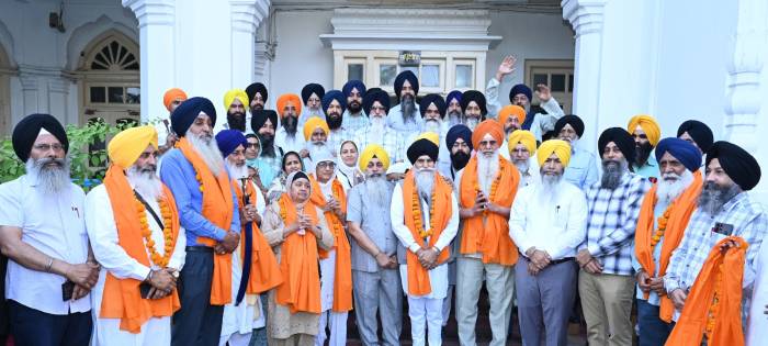ਵਿਸਾਖੀ ਦਿਵਸ ਮਨਾਉਣ ਲਈ ਸ਼੍ਰੋਮਣੀ ਕਮੇਟੀ ਵੱਲੋਂ 1942 ਸਿੱਖ ਸ਼ਰਧਾਲੂਆਂ ਦਾ ਜਥਾ ਪਾਕਿਸਤਾਨ ਲਈ ਰਵਾਨਾ