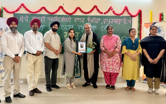 ਭਾਸ਼ਾ  ਵਿਭਾਗ ਵੱਲੋਂ ਮਿਠੜਾ ਕਾਲਜ ਵਿਖੇ ਰੂ-ਬ-ਰੂ ਪ੍ਰੋਗਰਾਮ ਕਰਵਾਇਆ