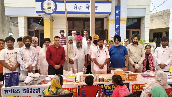 ਧੀਰ ਫਿਜ਼ਿਓਥਰੈਪੀ ਅਤੇ ਲਾਇਲ ਲੈਬੋਟਰੀ ਵੱਲੋਂ ਮੁਫ਼ਤ ਮੈਡੀਕਲ ਕੈਂਪ ਲਗਾਇਆ ਗਿਆ