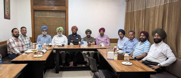 ਪੰਜਾਬ ਸਟੇਟ ਫੋਰਮ ਆਫ ਰਿਟਾਇਰਡ ਡਿਪਲੋਮਾ ਇੰਜੀਨੀਅਰਜ਼  ਅਮ੍ਰਿਤਸਰ ਜੋਨ ਦੀ ਮਹੀਨਾਵਾਰ ਮੀਟਿੰਗ ਹੋਈ: ਇੰਜੀ. ਕੁਲਦੀਪ ਸਿੰਘ ਬੋਪਾਰਾਏ