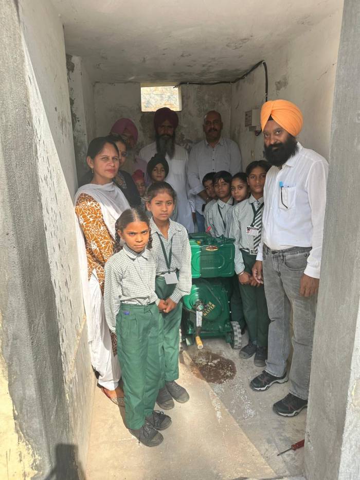 ਗ੍ਰਾਮ ਪੰਚਾਇਤ ਵੱਲੋਂ ਸਰਕਾਰੀ ਪ੍ਰਾਇਮਰੀ ਸਕੂਲ ਨੂੰ ਜਰਨੇਟਰ ਕੀਤਾ ਦਾਨ