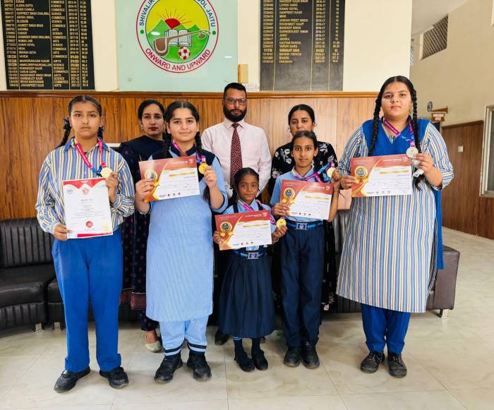 ਸ਼ਿਵਾਲਿਕ ਪਬਲਿਕ ਸਕੂਲ ਜੈਤੋ ਦੇ ਵਿਦਿਆਰਥੀਆਂ ਨੇ ਸਿਲਵਰ ਜੋ਼ਨ ਓਲੰਪੀਅਡ ਵਿੱਚ ਸ਼ਾਨਦਾਰ ਪ੍ਰਦਰਸ਼ਨ ਕੀਤਾ