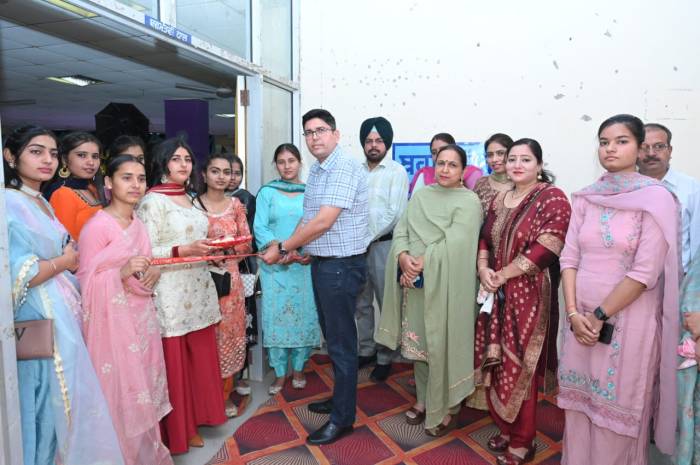 ਯੂਨੀਵਰਸਿਟੀ ਕਾਲਜ ਜੈਤੋ ਵਿਖੇ ਬੀ. ਏ. ਫ਼ਾਈਨਲ ਦੀ ਵਿਦਾਇਗੀ ਮੌਕੇ ਲੱਗੀ ‘ਰੌਣਕ’  