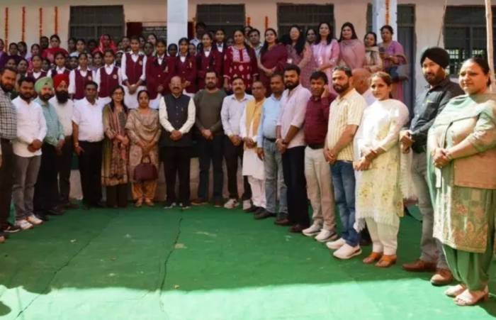 ਕੈਬਨਿਟ ਮੰਤਰੀ ਮੋਹਿੰਦਰ ਭਗਤ ਨੇ ਕੀਤਾ ਸਰਕਾਰੀ ਸਕੂਲ ‘ਚ ਤਿੰਨ ਲੈਬਾਰਟਰੀਆਂ ਦਾ ਉਦਘਾਟਨ