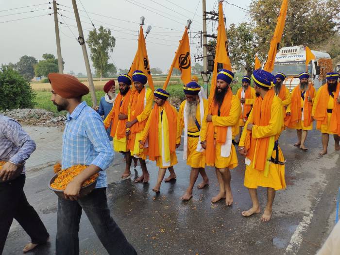 ਖਾਲਸੇ ਦੀ  ਸਾਜਨਾ ਦਿਵਸ ਨੂੰ ਸਮਰਪਿਤ ਗੁਰਦੁਆਰਾ ਬਾਬਾ ਦਰਬਾਰਾ ਸਿੰਘ ਜੀ ਤੋਂ ਵਿਸ਼ਾਲ ਨਗਰ ਕੀਰਤਨ ਸਜਾਇਆ ਗਿਆ